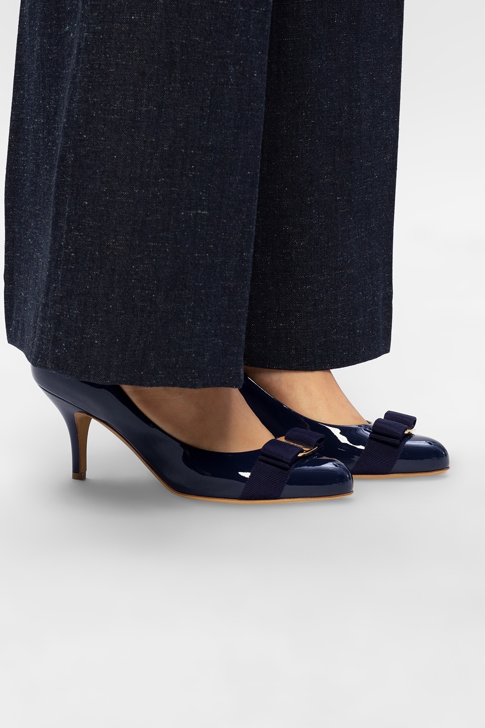 Navy blue 'Carla' pumps FERRAGAMO - Vitkac Canada